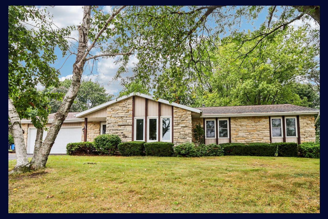 685 Oak Drive — photo