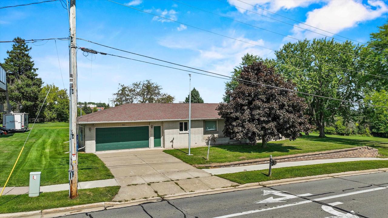 721 W Upham Street — photo