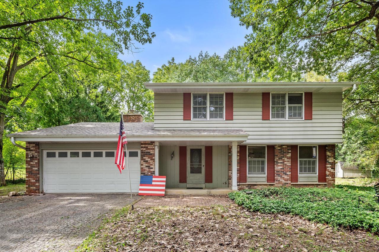 N10W27463 Rolling Ridge Court — photo