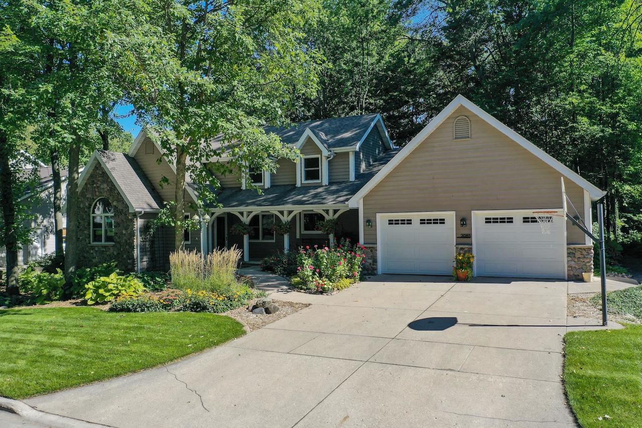 2085 Crestwood Springs Drive — photo