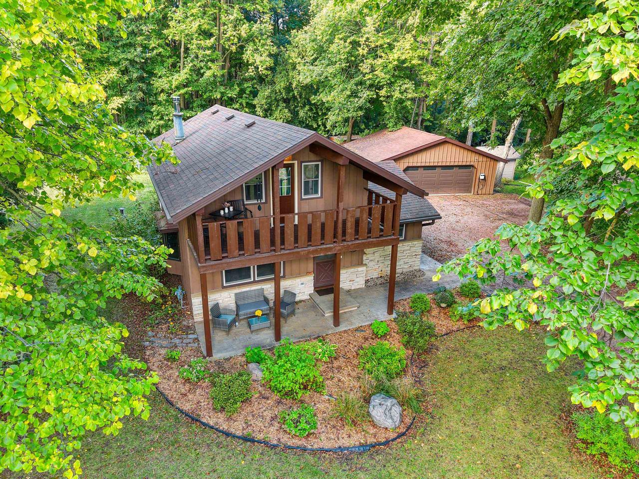 8592 Winncrest Road — photo