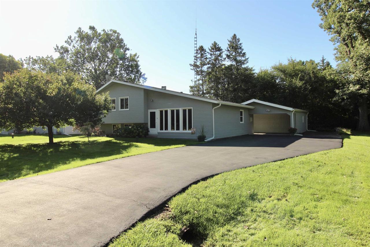 434 E Woodland Drive — photo