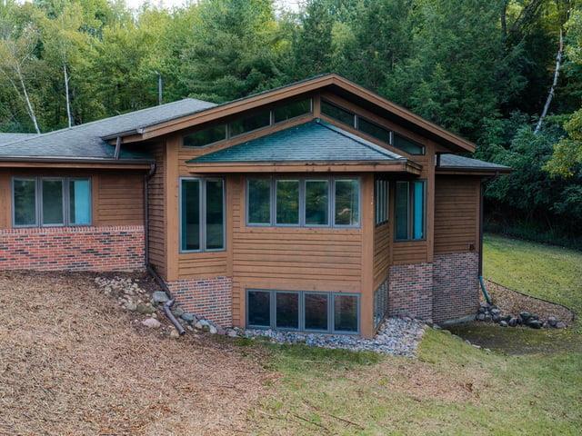 100 Pine Crest Lane — photo