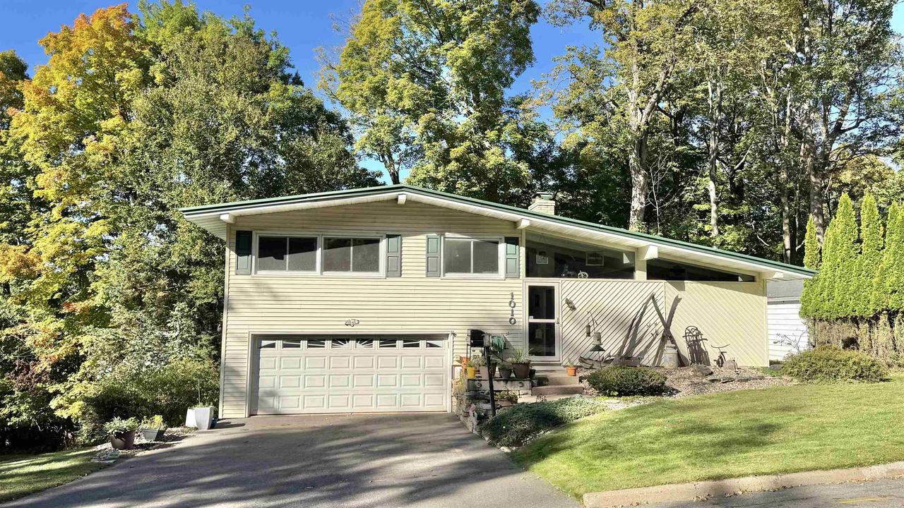 1010 Bird Street — photo
