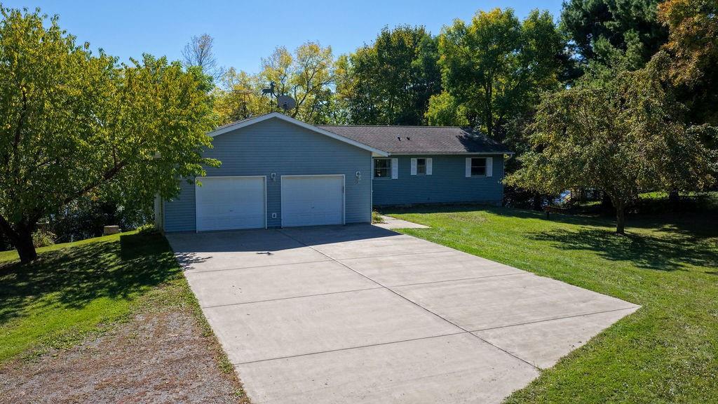11485 Pine Lake Road — photo