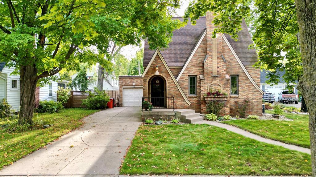 1627 Rust Street — photo