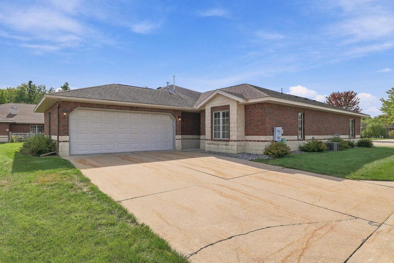1019 Jasmine Lane — photo
