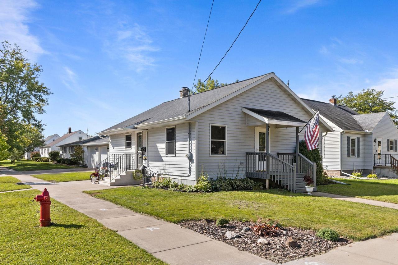 121 E 2nd Street, Kimberly, WI 54136 — photo 3