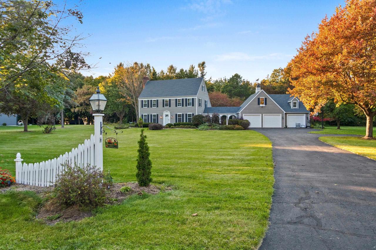 21 Crestview Drive — photo