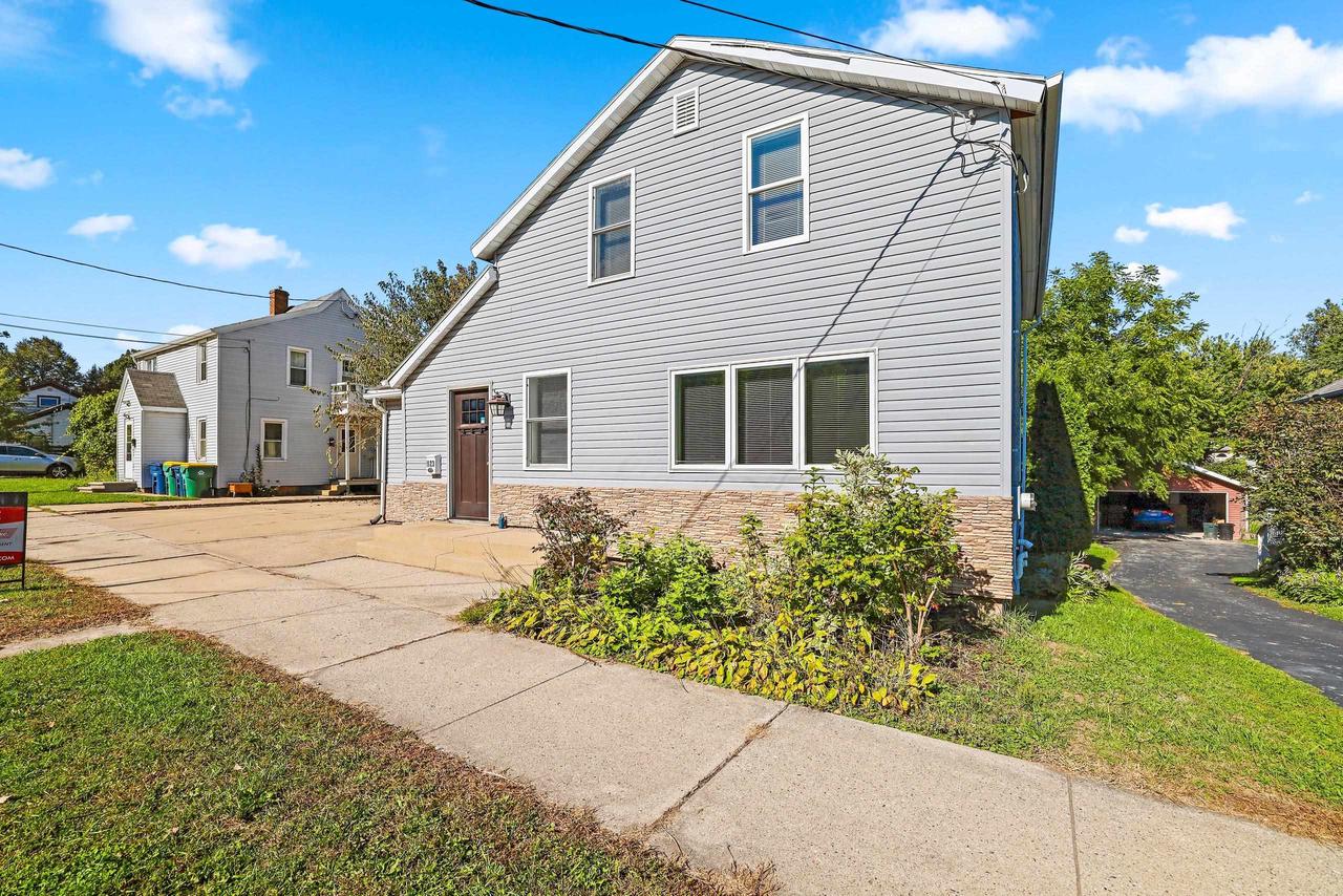 1123 Crooks Street — photo