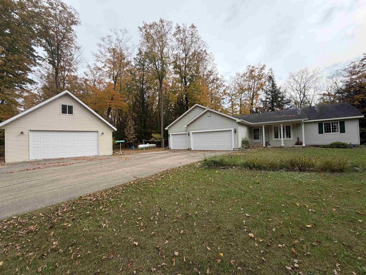 W12531 Mill Creek Court — photo
