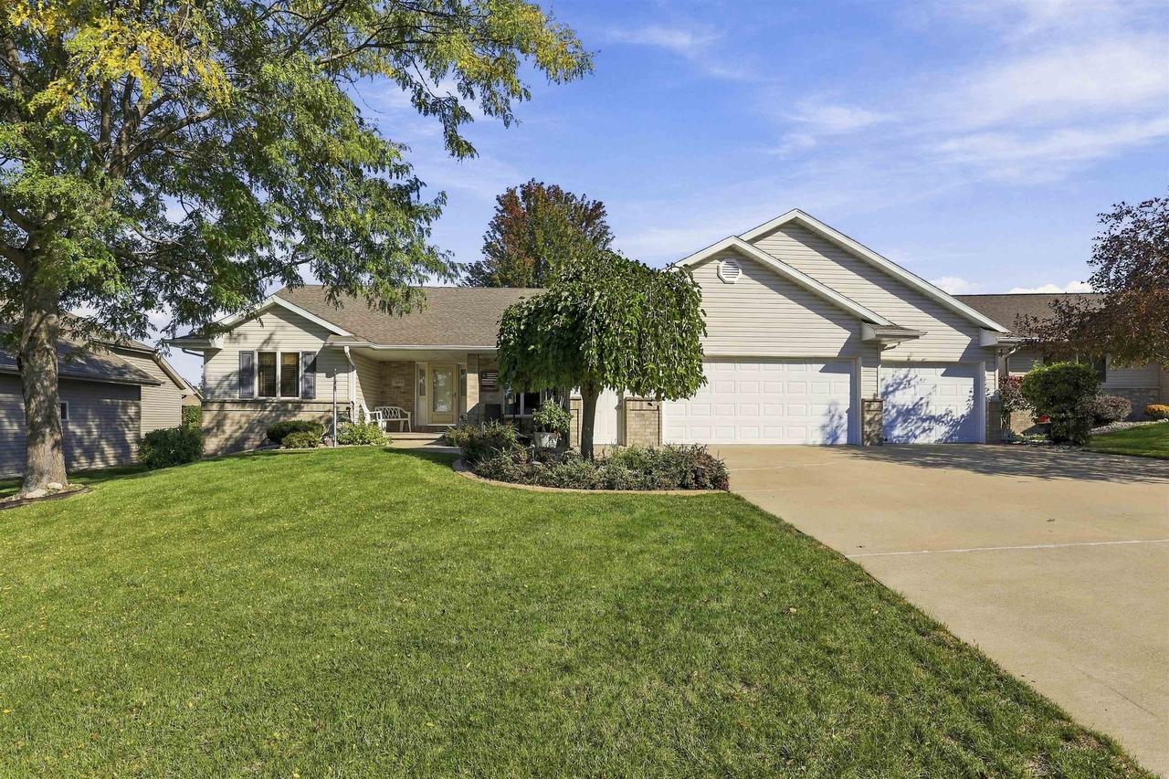 1394 W Mason Ridge Court — photo
