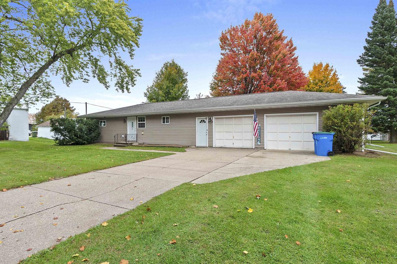 1036 Bartelt Street, Gresham, WI 54128 — photo 3