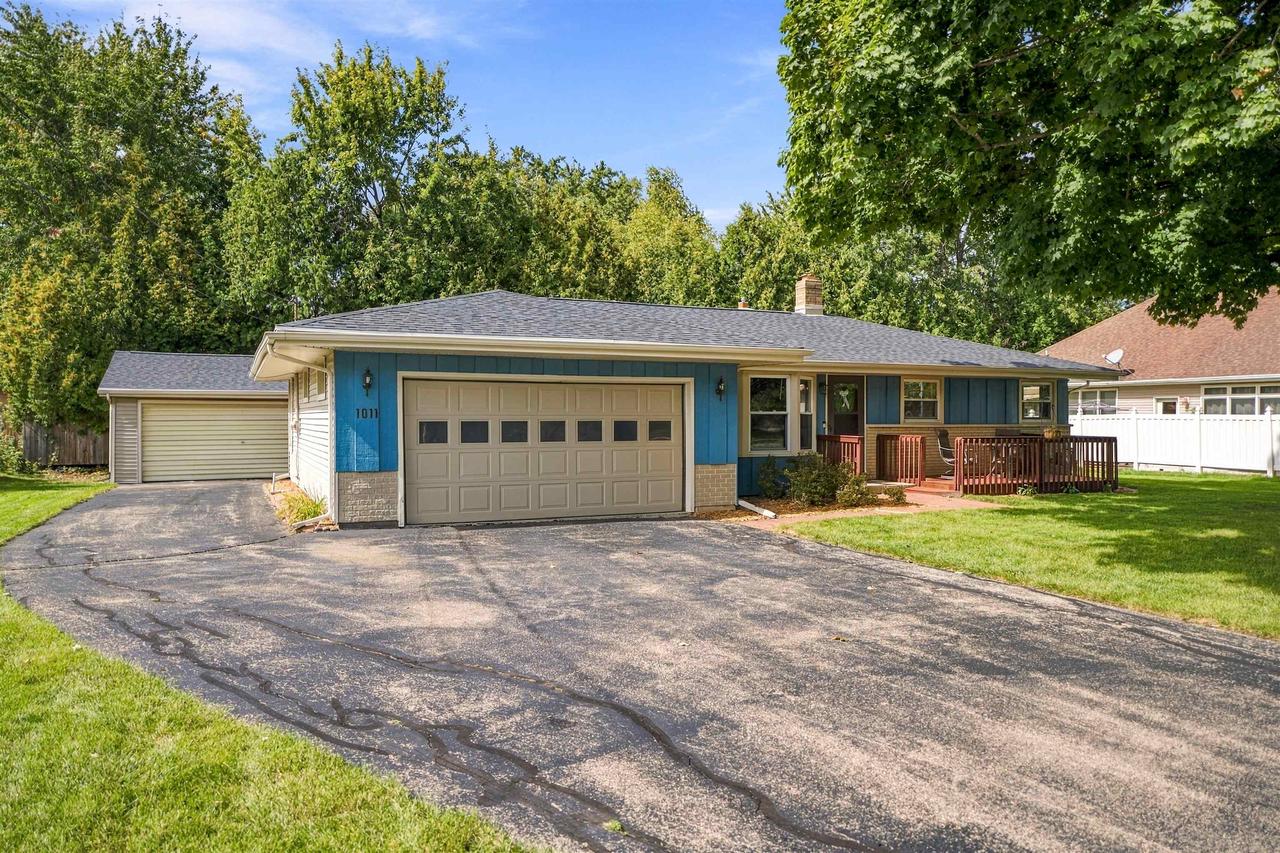1011 S Bluemound Drive — photo