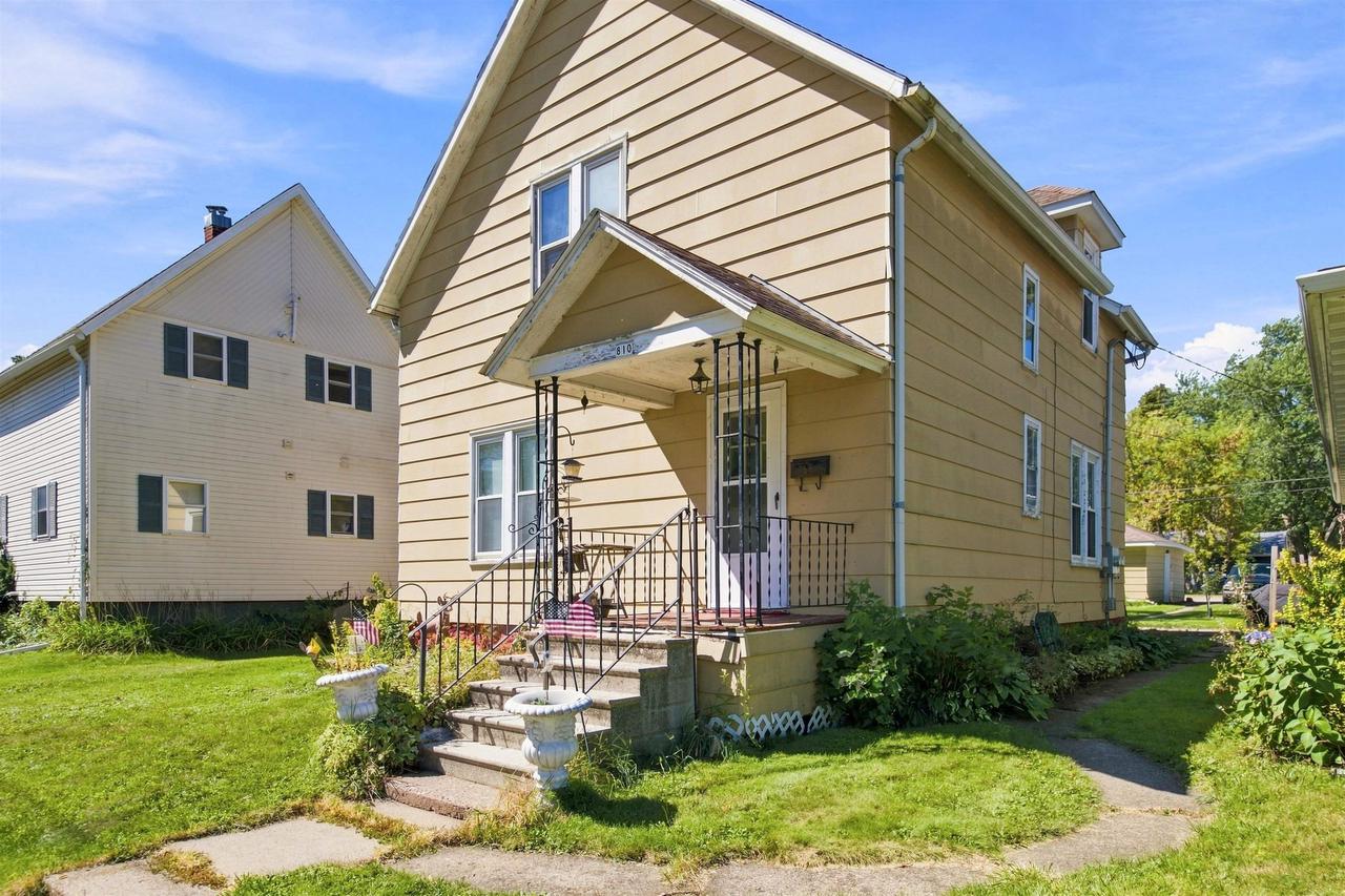 810 S Peach Street — photo