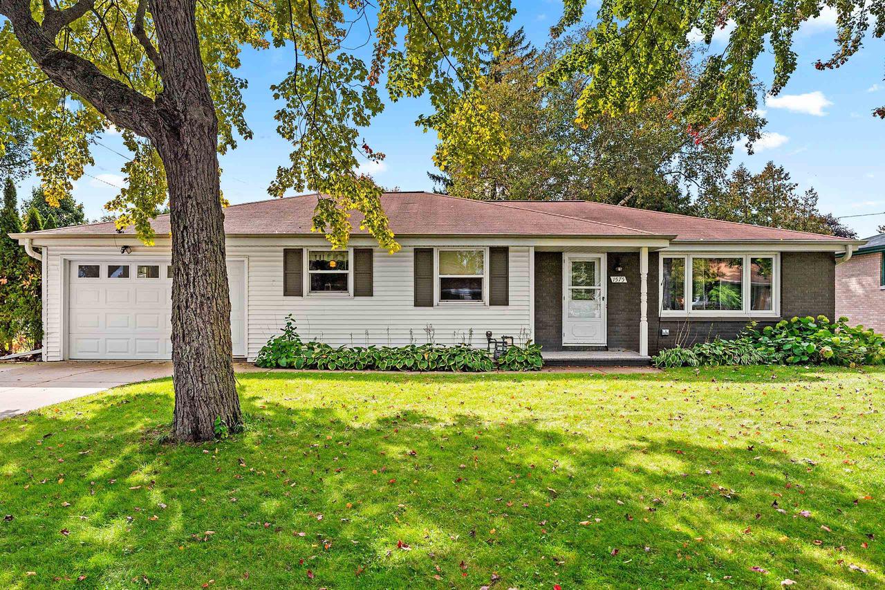 1575 Forest Glen Drive — photo