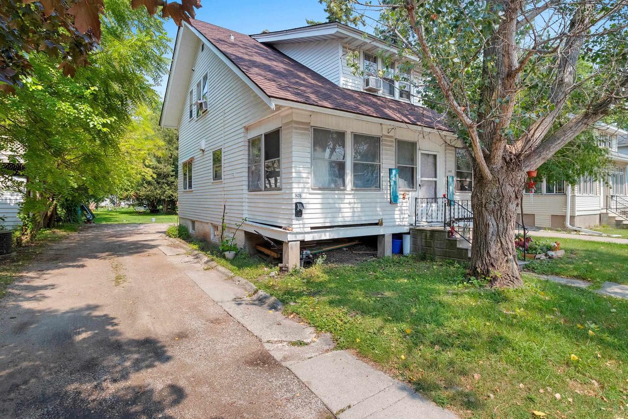 1435 E Mason Street — photo
