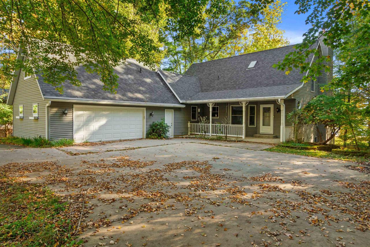204065 Lakehurst Road — photo