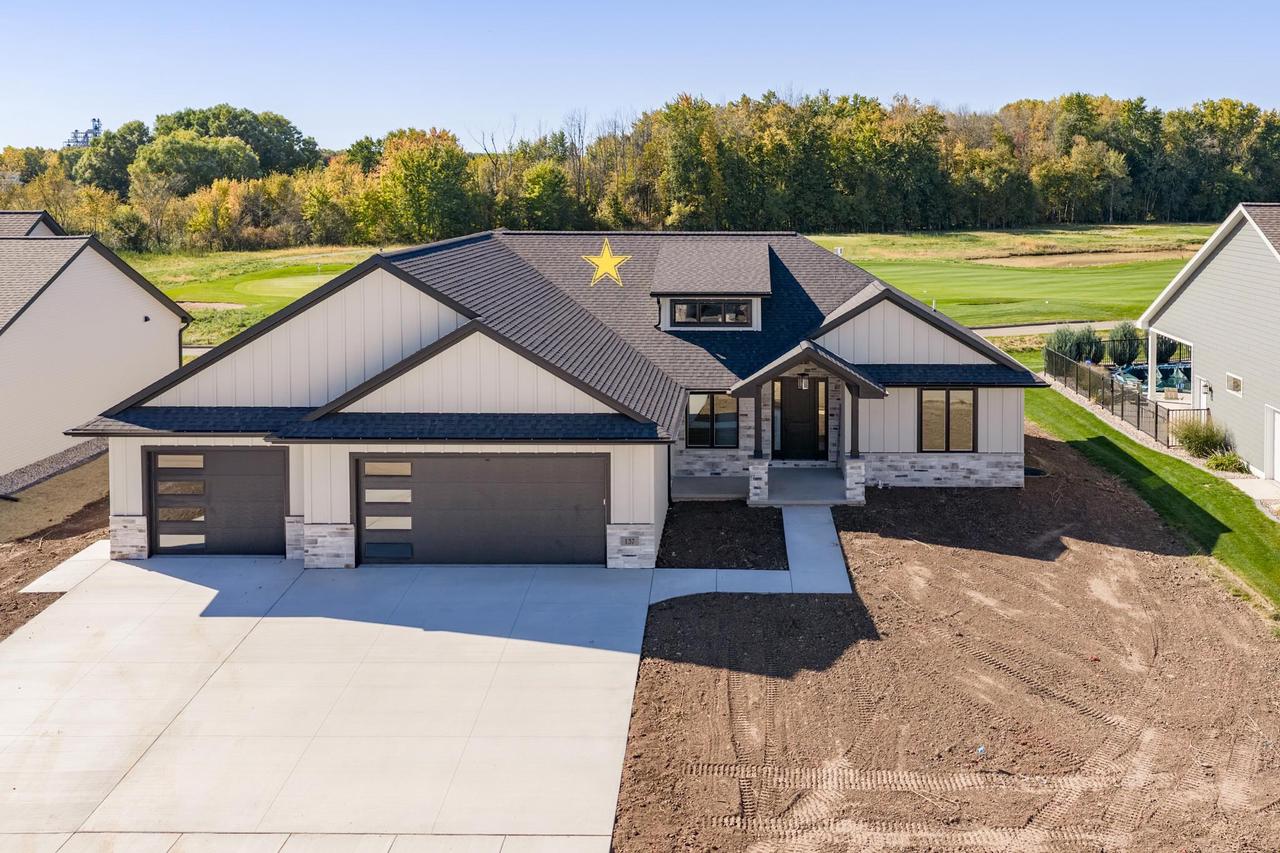 137 Beckerae Court, Wrightstown, WI 54180 — photo 2