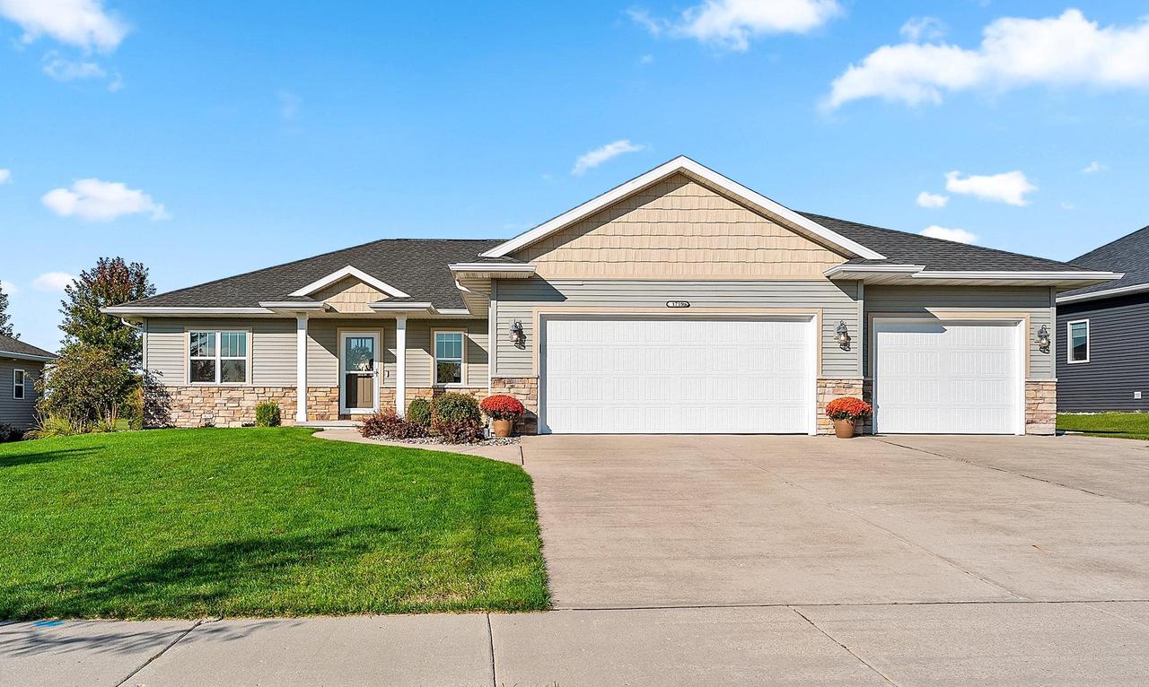 1715 Red Oak Street — photo