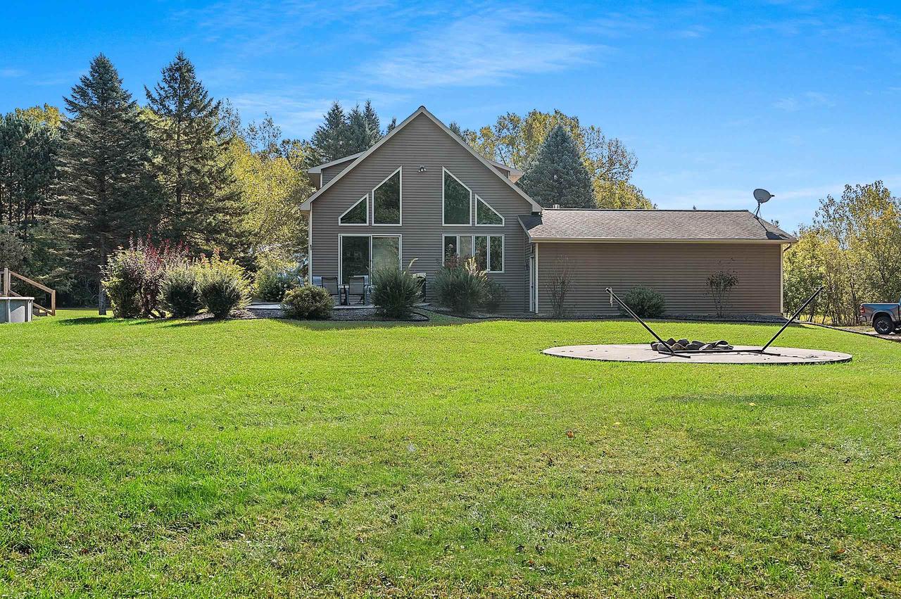 2277 J Edward Court — photo
