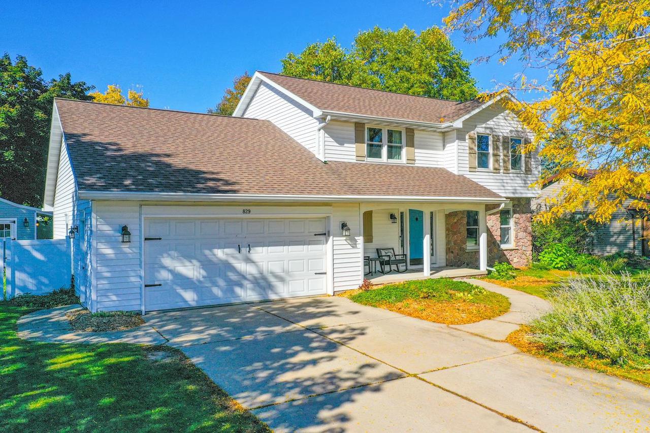 829 Meadowbrook Drive — photo