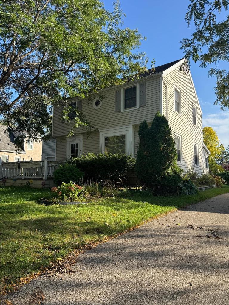 1009 Red Oak Lane — photo