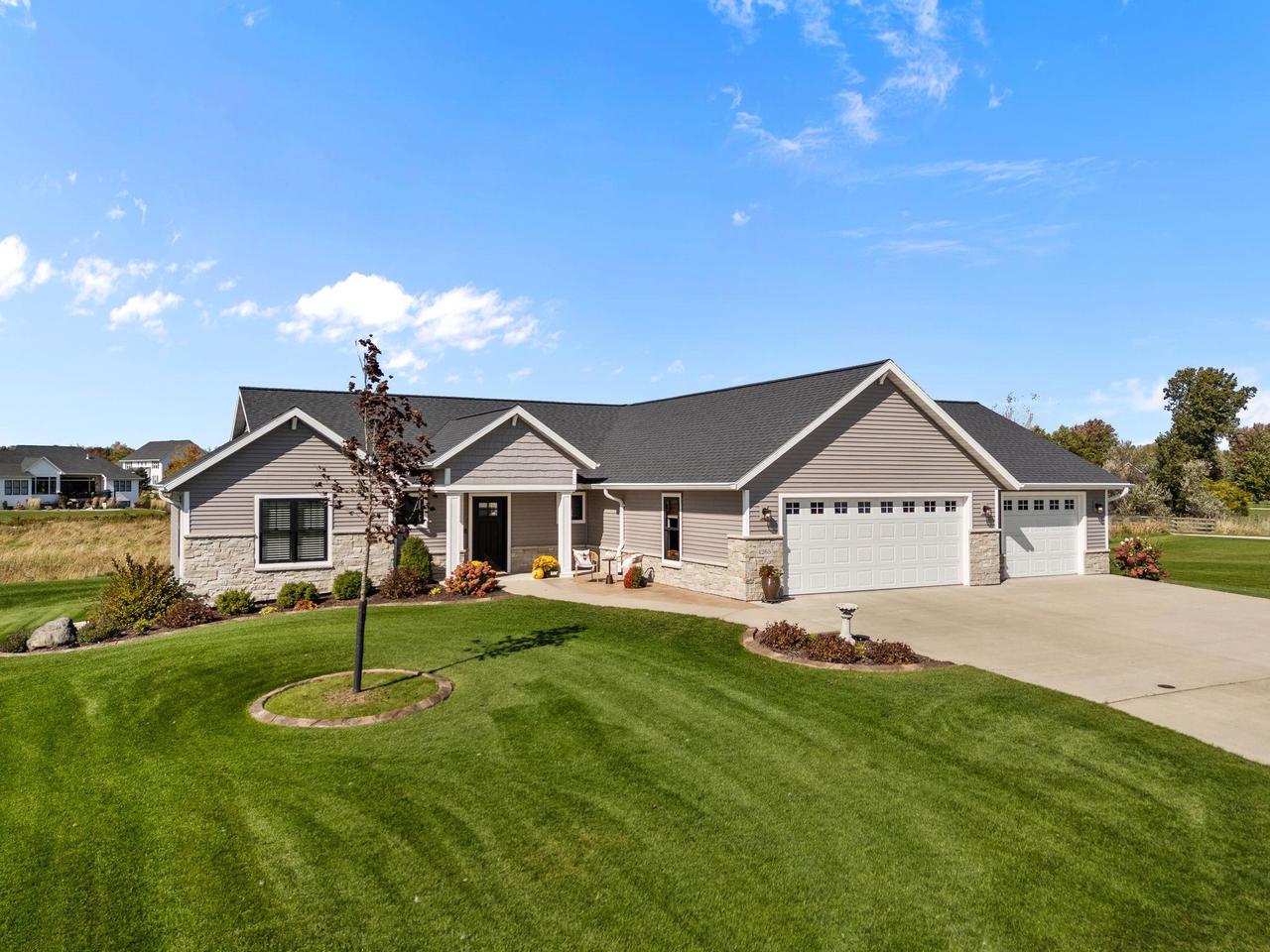 4265 N Deer Valley Court — photo