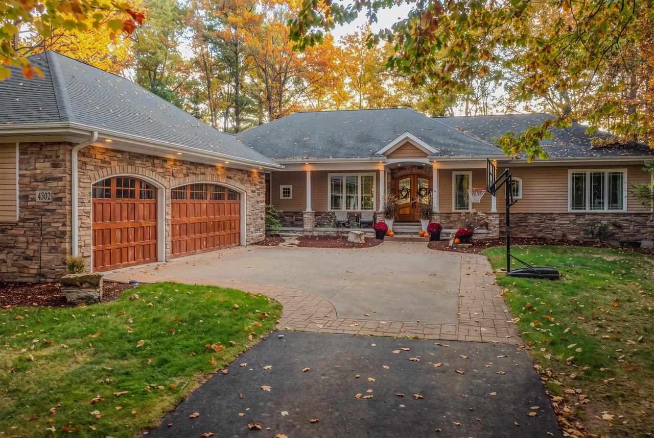 4302 River Bend Road — photo