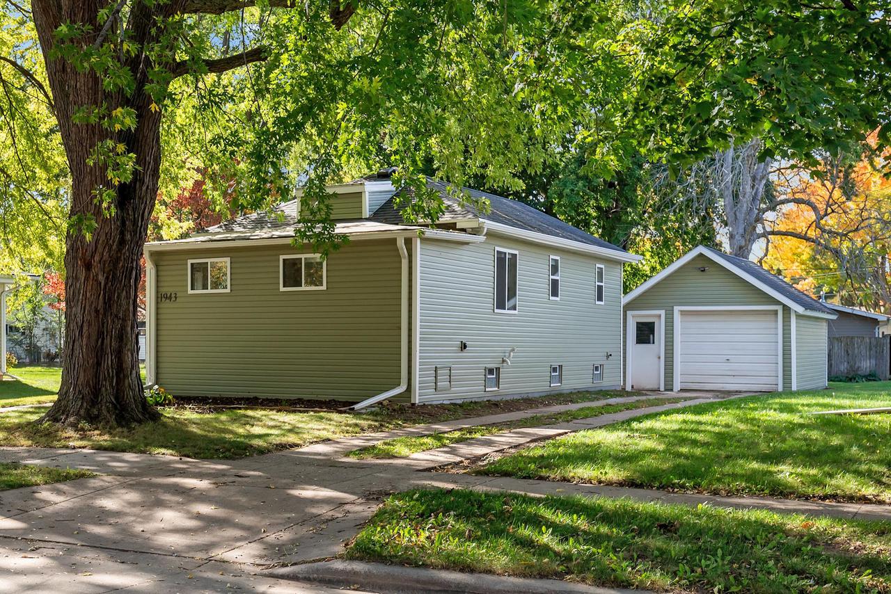 1943 Minnesota Street — photo