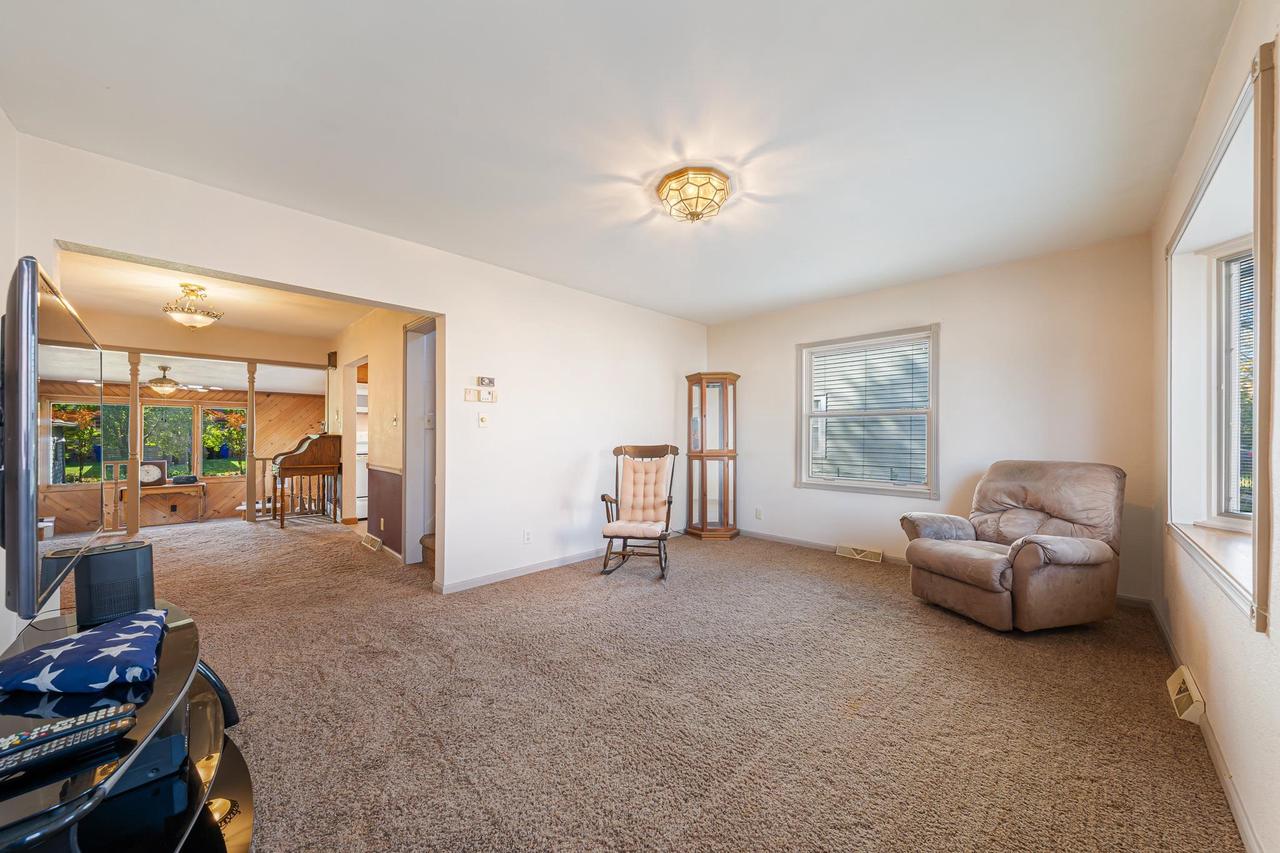 821 E Commercial Street, Appleton, WI 54911 — photo 2