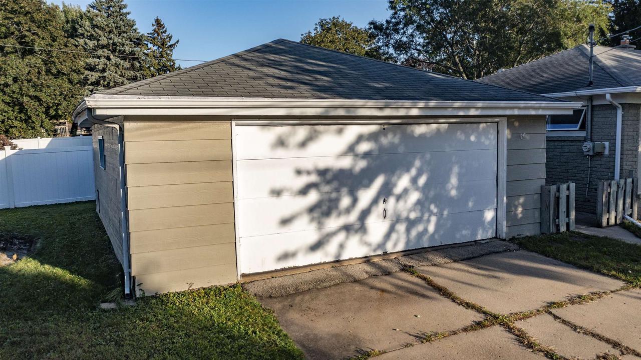 154 S Schaefer Street, Appleton, WI 54915 — photo 3