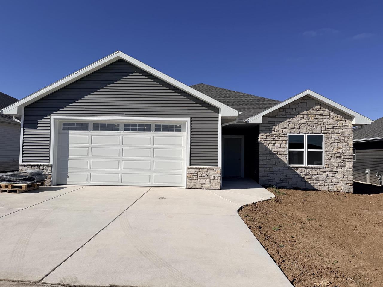1255 Autumn Field Lane — photo