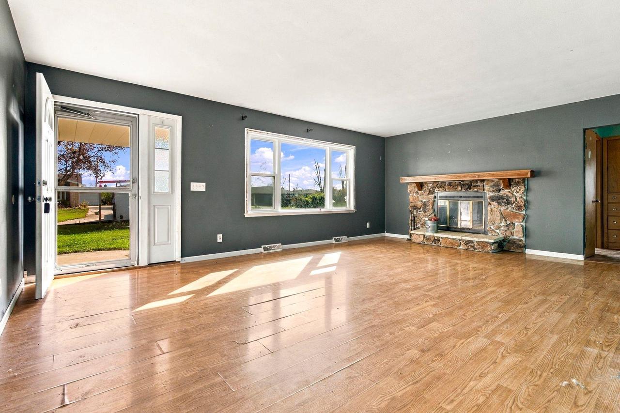156 Anton Court, Fox Crossing, WI 54915 — photo 2