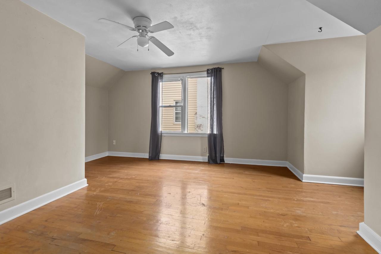 204 E Glendale Avenue, Appleton, WI 54911 — photo 3