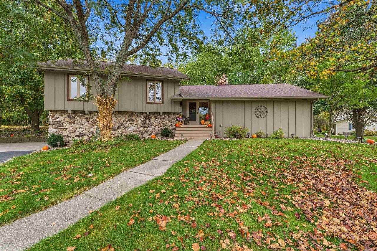N7787 Ledgeview Springs Drive — photo
