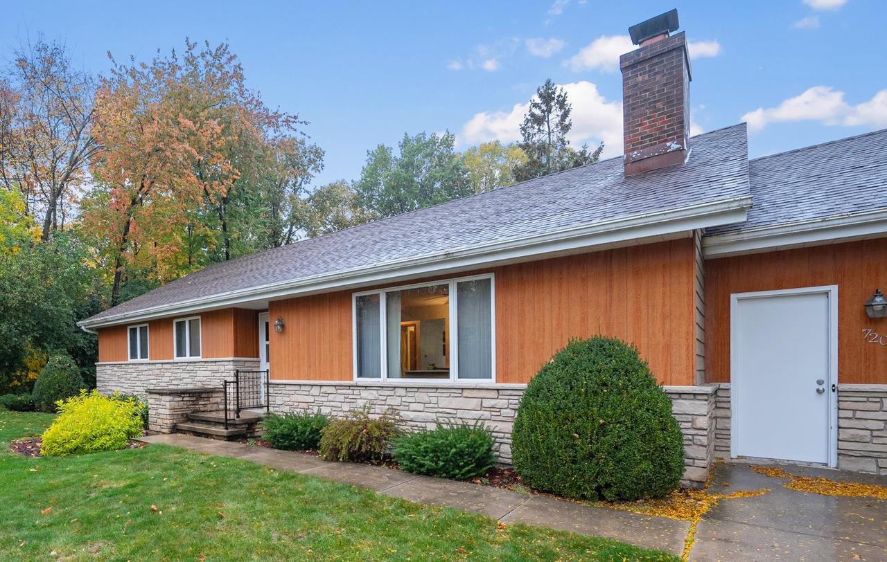 720 E Meadow Grove Boulevard, Appleton, WI 54915 — photo 3