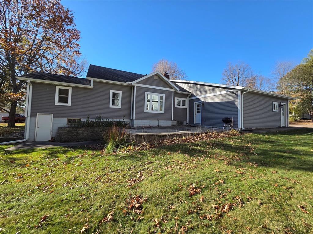 302 E Main Street, Thorp, WI 54771 — photo 2