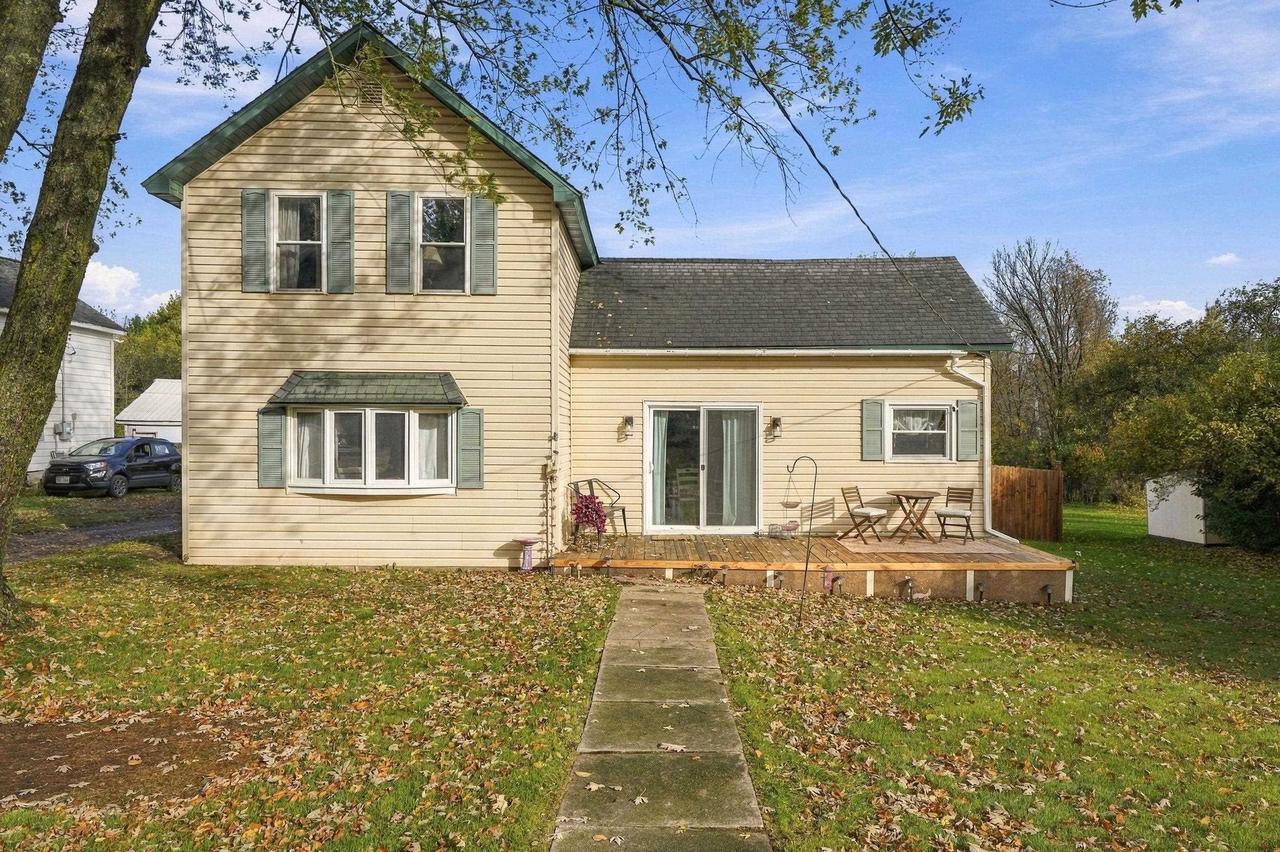 305 E Main Street — photo