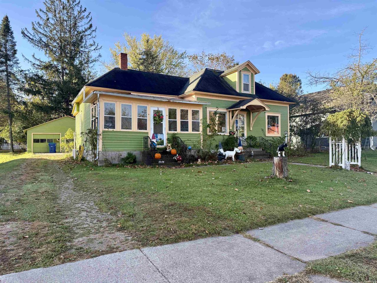 470 E State Street — photo