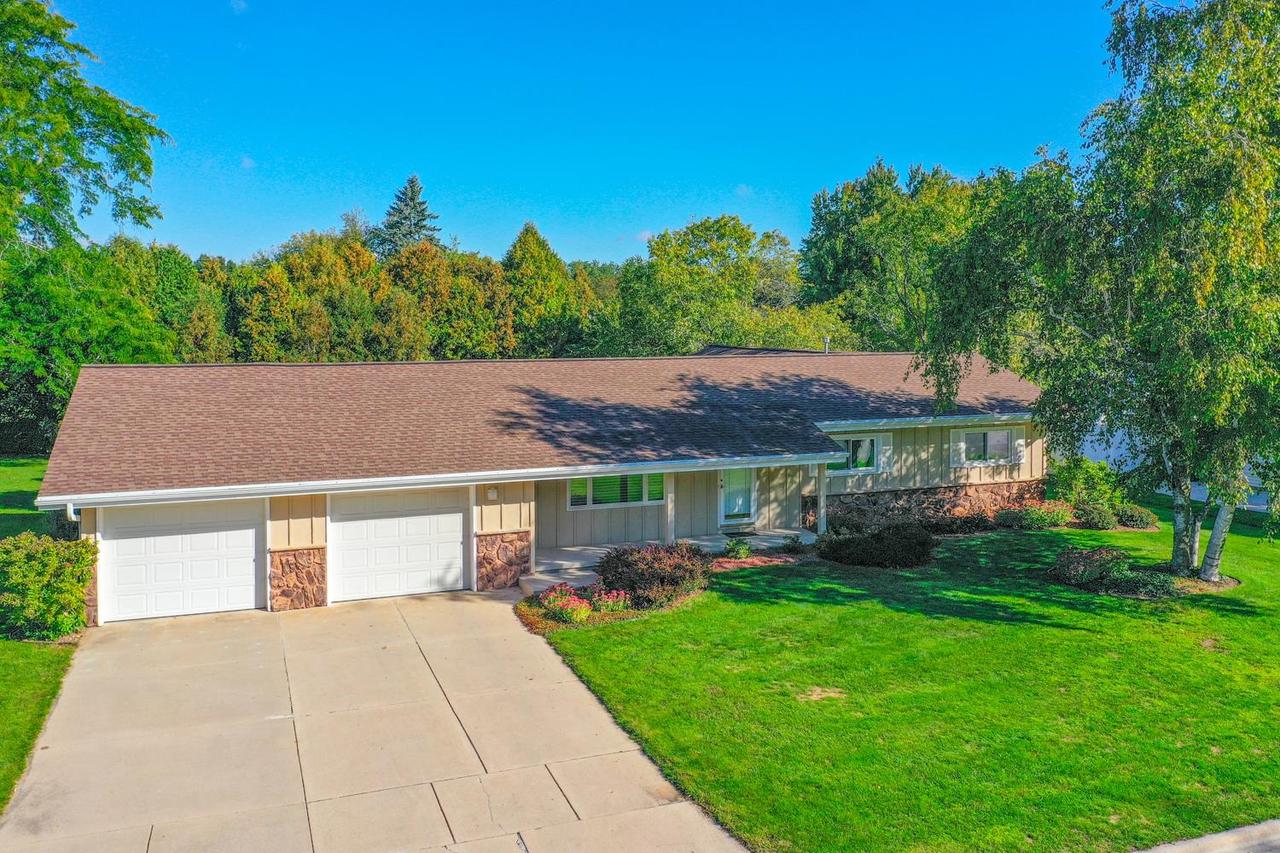 231 E Glenbrook Drive — photo