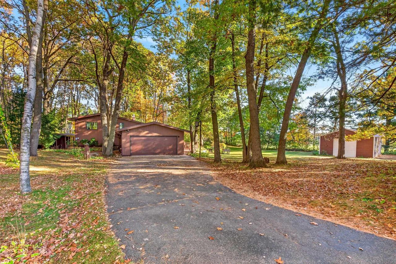 W10003 View Ridge Lane, Liberty, WI 54961