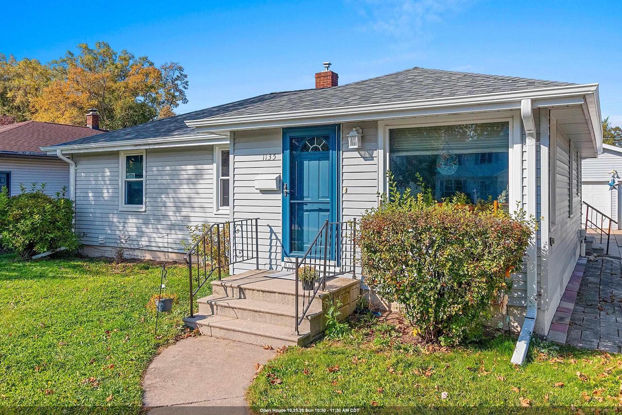 1135 N Locust Street — photo
