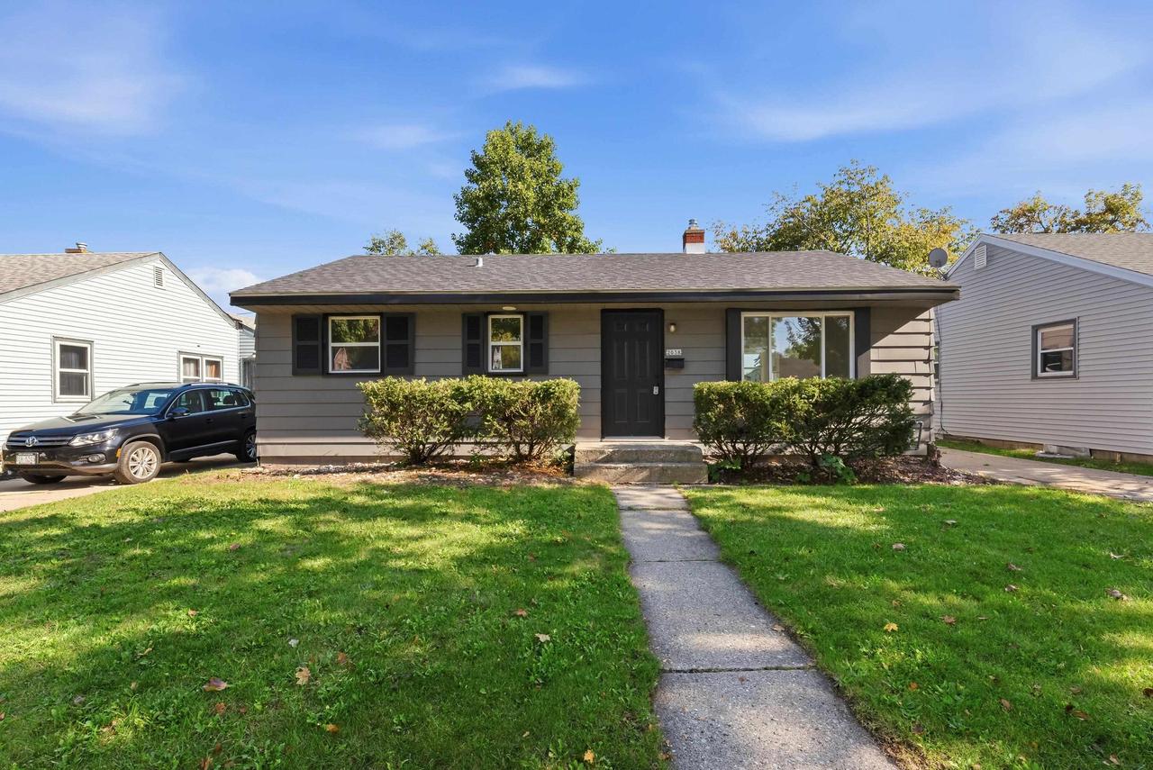 2038 W Neil Place — photo