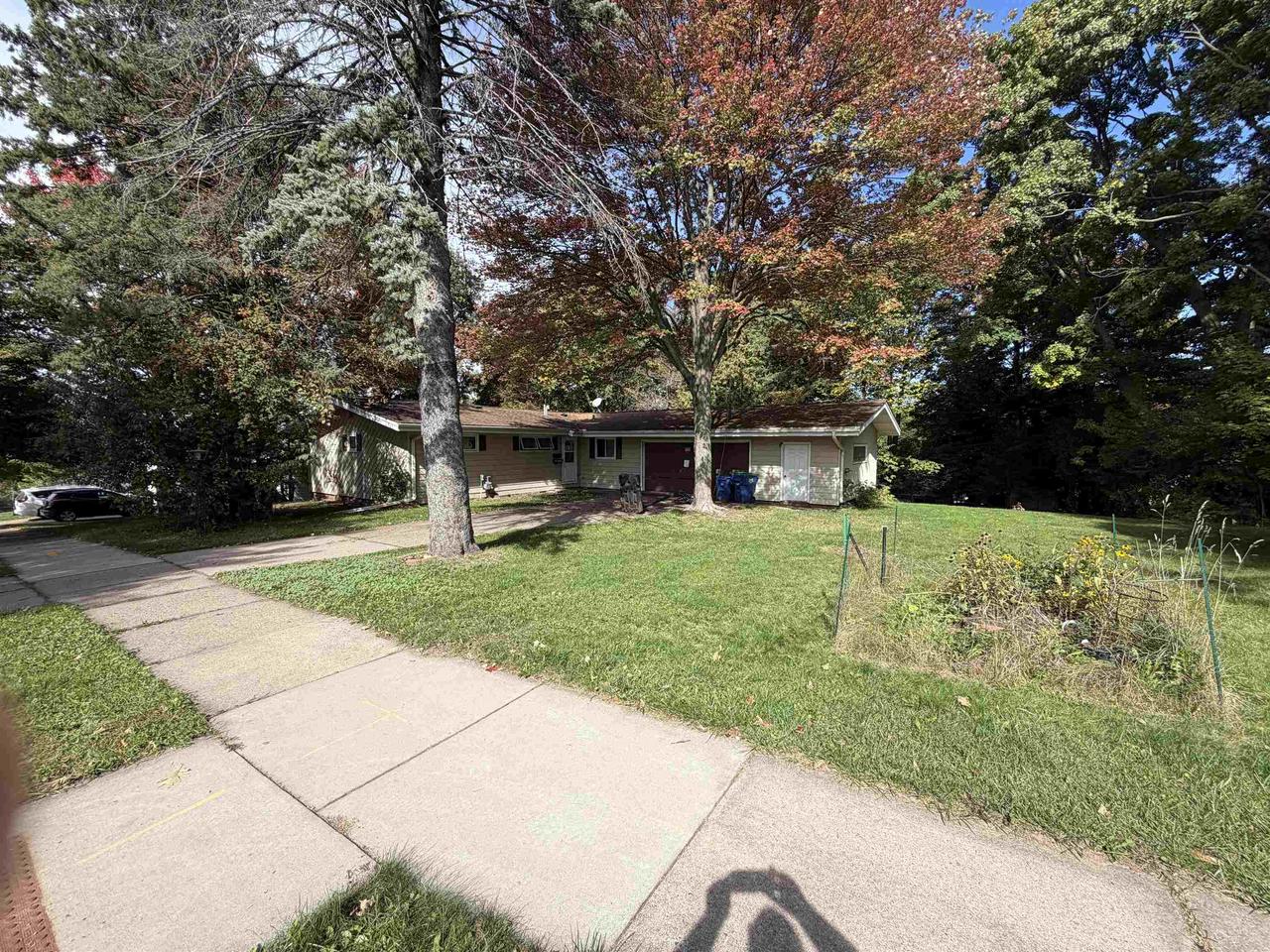 926 Nina Avenue — photo
