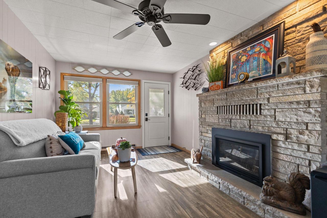 114 E Byrd Street, Appleton, WI 54911 — photo 3