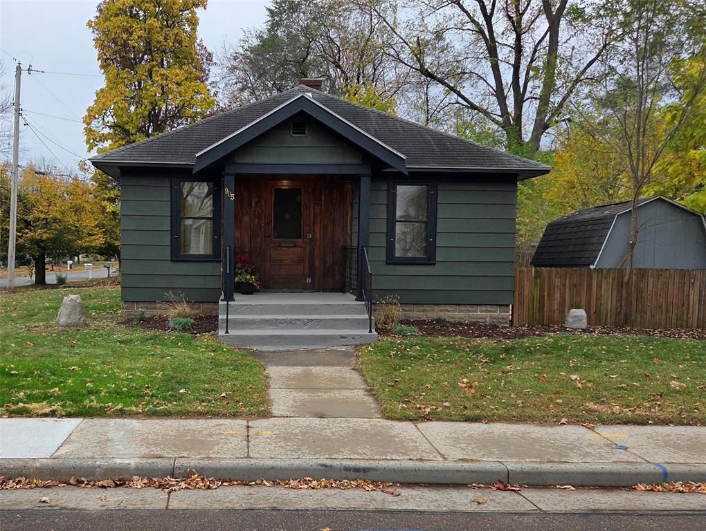 905 James Street — photo