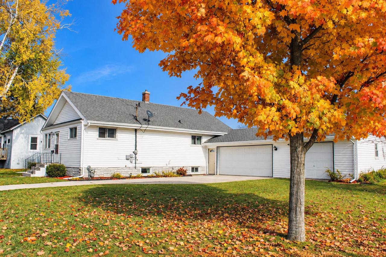 1105 Lowell Street, Two Rivers, WI 54241 — photo 3