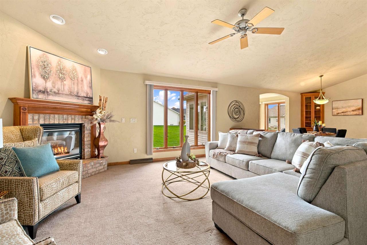 76 Penbrook Circle, Appleton, WI 54913 — photo 2