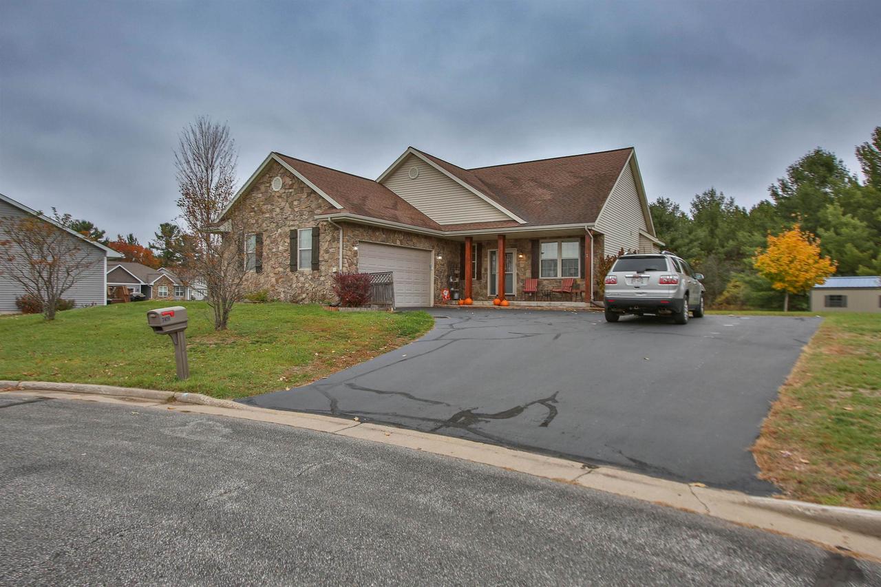 7406 Compass Circle — photo